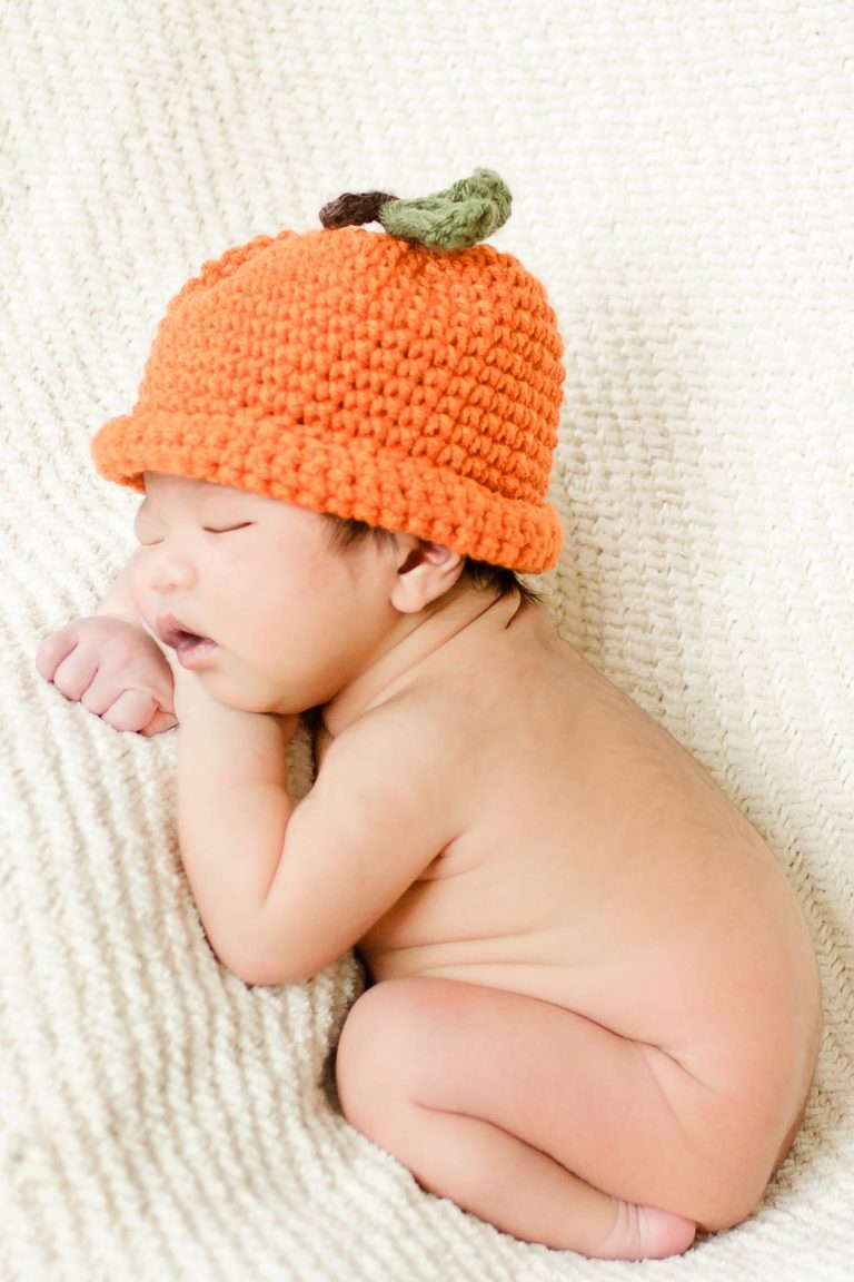 Free Beginner Crochet Pumpkin Hat Pattern with Video