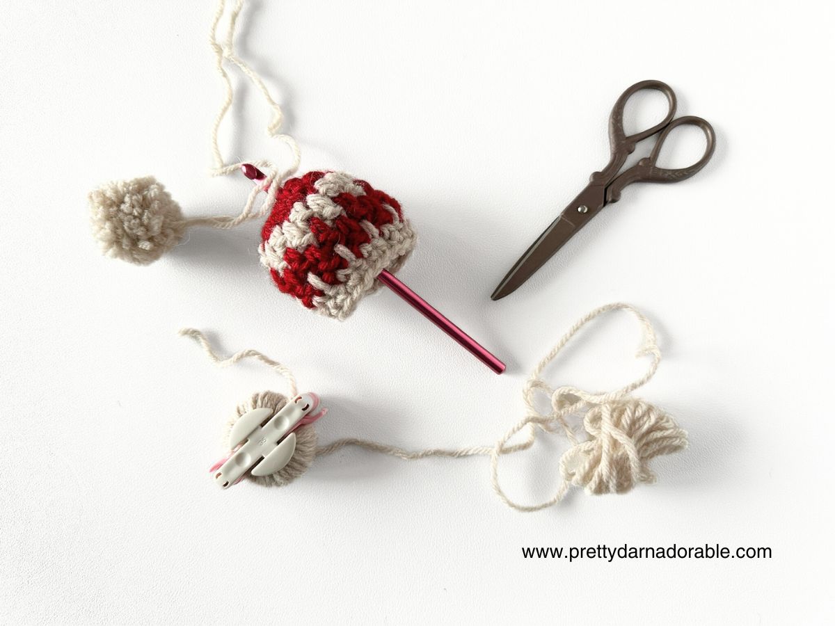 Brighton Christmas Hat Ornament - Free Crochet Pattern - Pretty Darn ...