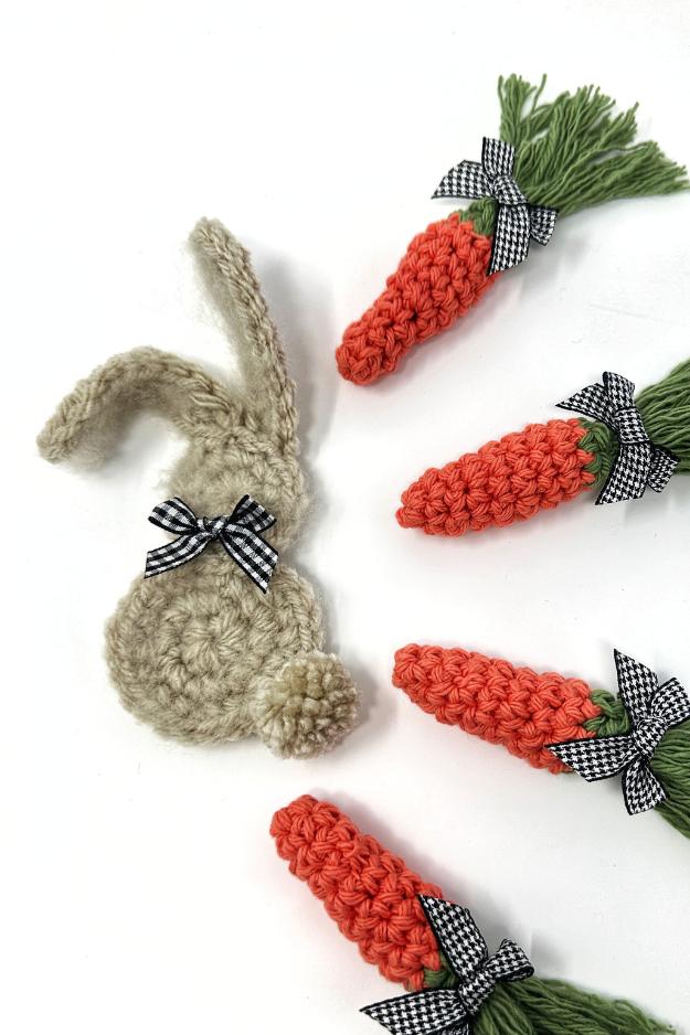 crochet bunny with mini crochet carrots