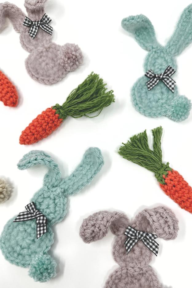 crochet bunny with mini crochet carrots