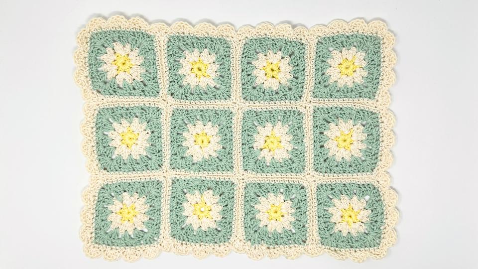 yellow cream and cream granny square placemat with scalloped trim