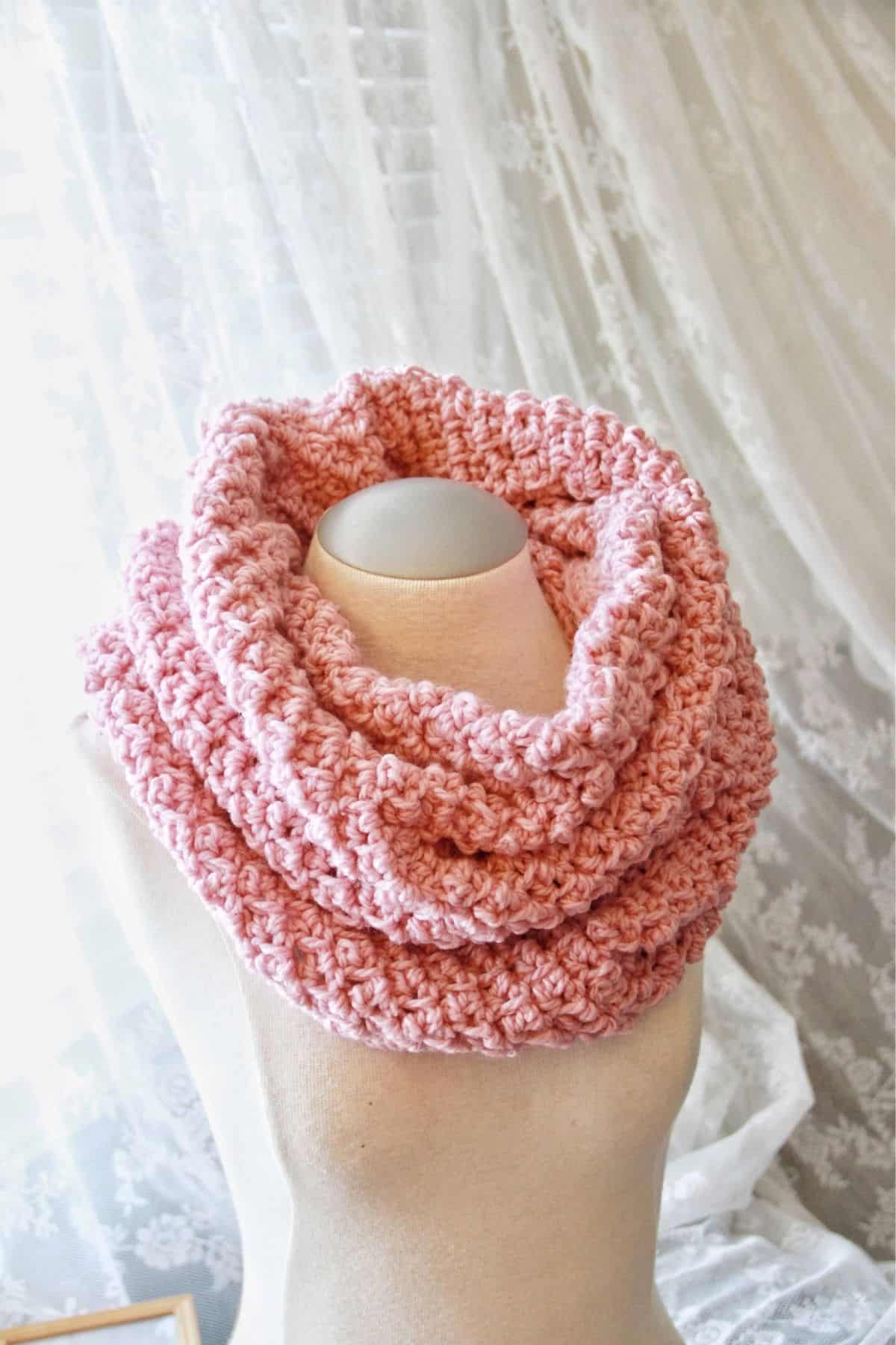 Pink Cumberland crochet cowl made with chunky yarn